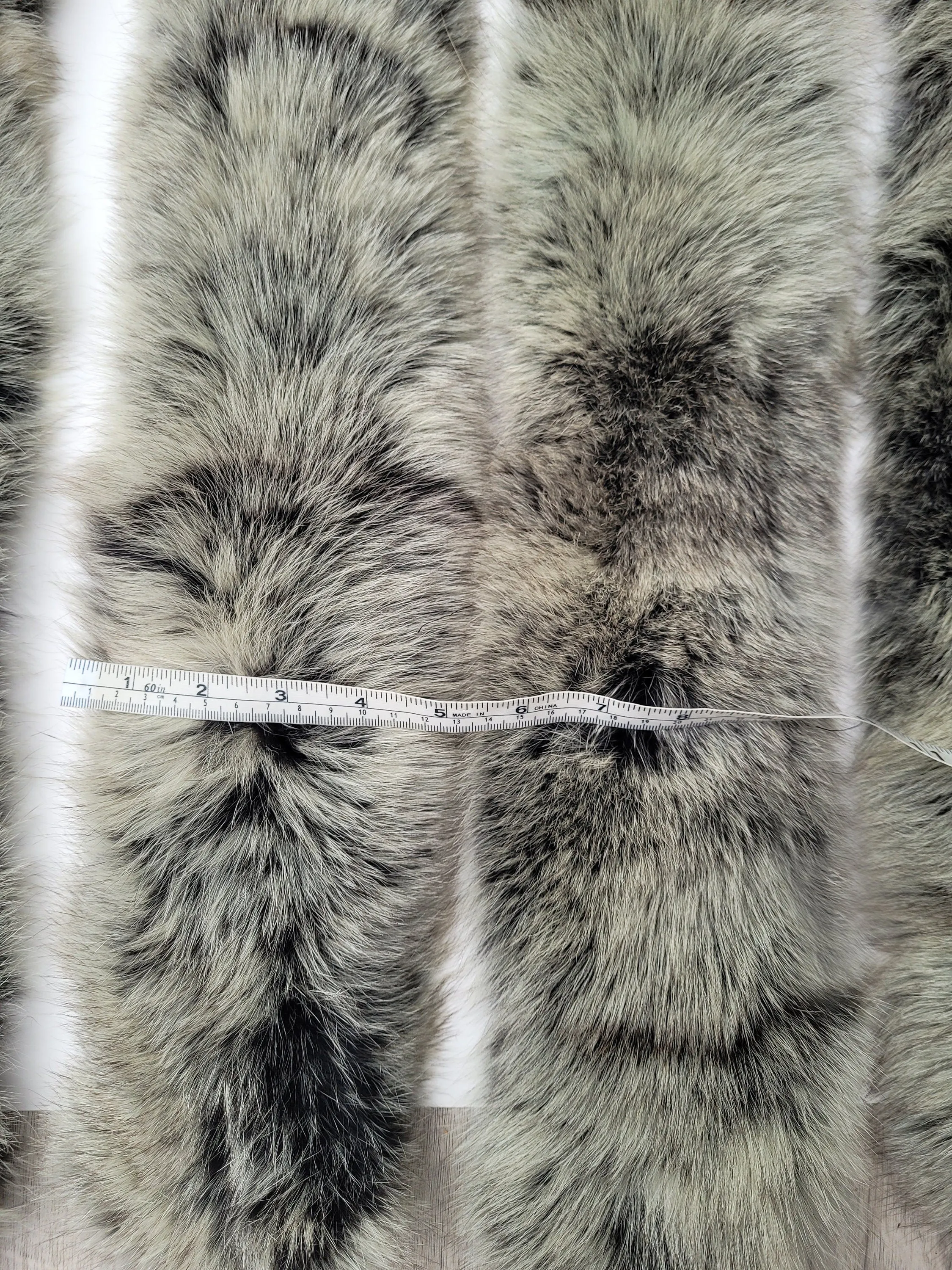 READY to SHIP (not Tail) XL Extra Large Real Fox Fur Trim Hood, Fur collar trim, Fox Fur Collar, Fur Scarf, Fur Ruff, Fox Fur Hood, Jacket