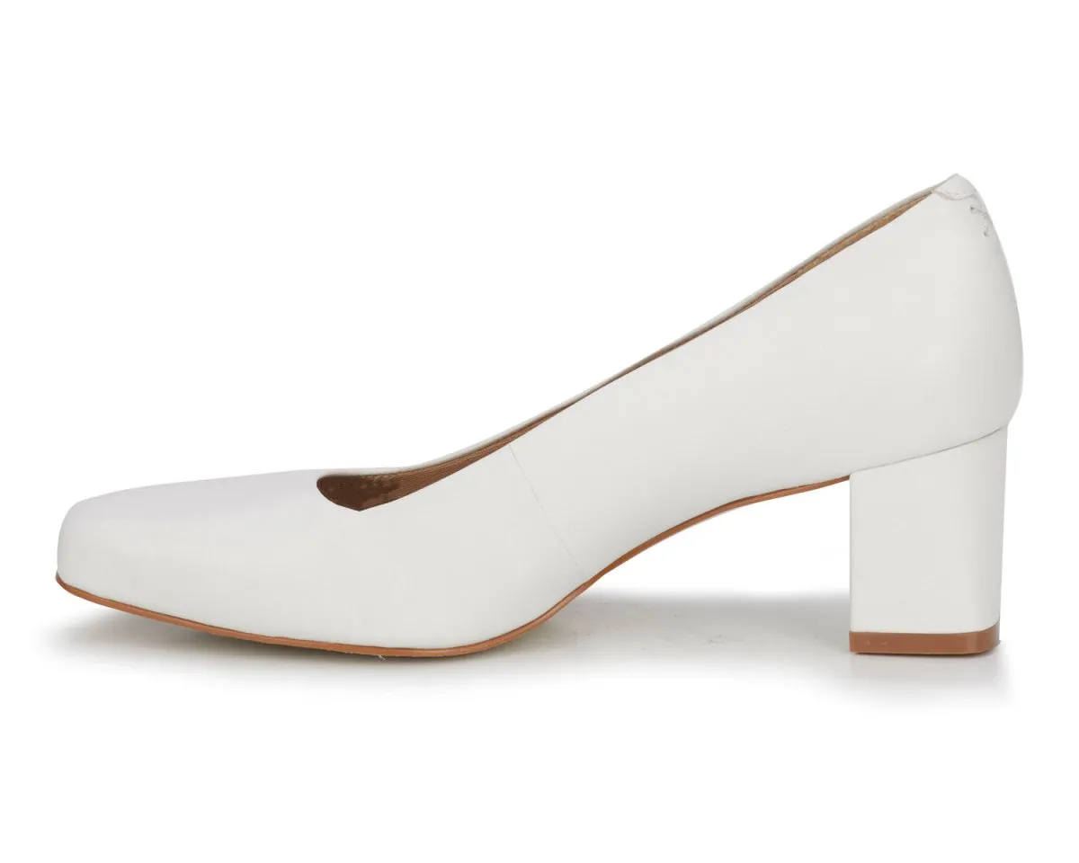 Walking Cradles Wc Meredith Women Pump Slip-on In White Cashmere Leather